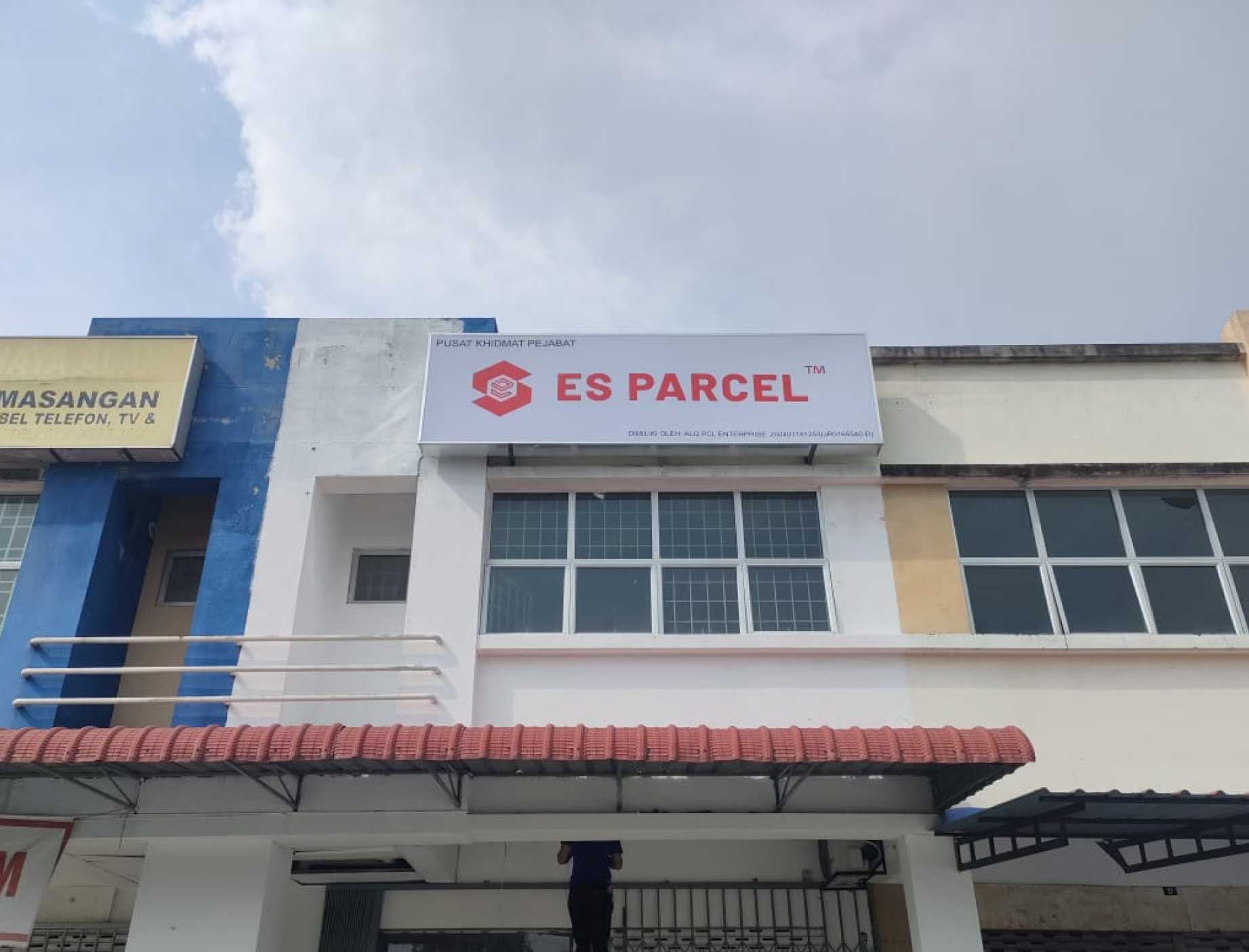 Shop renovation at Puncak Alam by Hinz Renovation